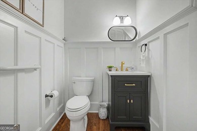 Meticulously maintained by the original owners, this ELEGANT - photo 22