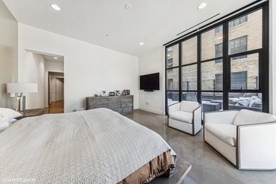 A Private West Loop Residence Designed for Those Who Expect More - photo 9