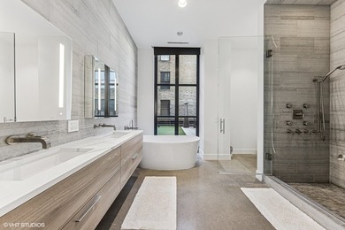 A Private West Loop Residence Designed for Those Who Expect More - photo 10