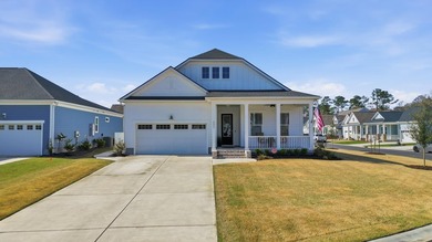 Immaculate, light-filled home on a desirable corner lot - warm - photo 2