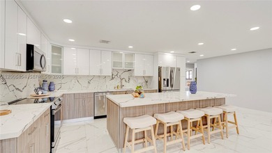 Huge Direct Oceanfront Compound - One-of-a-Kind with 276-Foot - photo 4