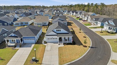 Immaculate, light-filled home on a desirable corner lot - warm - photo 5