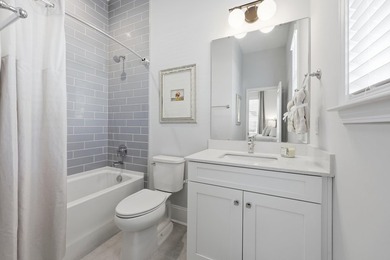 Immaculate, light-filled home on a desirable corner lot - warm - photo 10