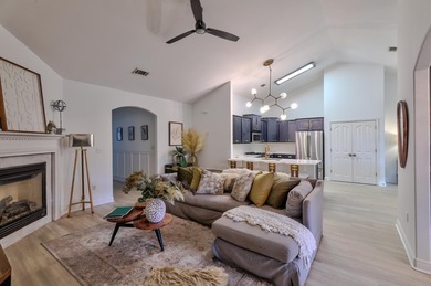 Welcome to your own private retreat in the highly sought-after - photo 4