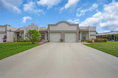 Lake Home For Sale in Boca Raton, Florida