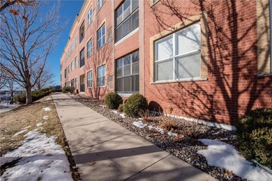 PARKWAY COMMONS MAIN FLOOR 2 BEDROOM UNIT - EASY ONE LEVEL