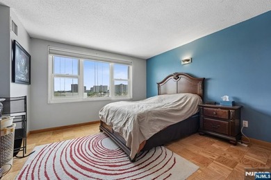 Cute 1 bedrm, 1 bath, open kitchen,terrace--low monthly--1192 - photo 9