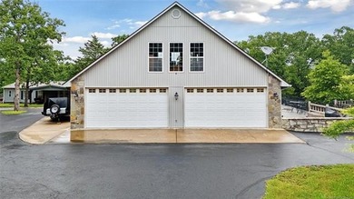 Welcome to your own private lake retreat-3.58 acres of unmatched - photo 38