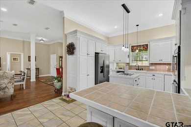 Experience the Hideawy Lake lifestyle with added savings. Seller - photo 7