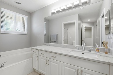 Welcome to this beautifully maintained 3 bedroom, 2.5 bath - photo 23