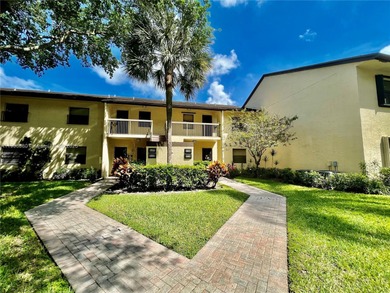 (private lake, pond, creek) Condo For Sale in Coconut Creek Florida