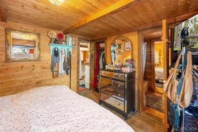 Charming vintage cabin in the heart of Big Bear Lake offering - photo 11