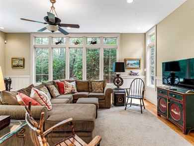 Overlooking the scenic 4th hole, this stunning 4-bedroom, 4 - photo 16