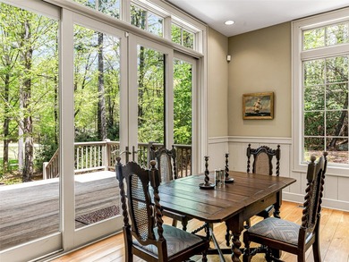 Overlooking the scenic 4th hole, this stunning 4-bedroom, 4 - photo 17