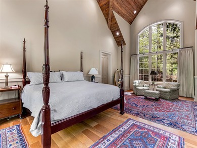 Overlooking the scenic 4th hole, this stunning 4-bedroom, 4 - photo 18
