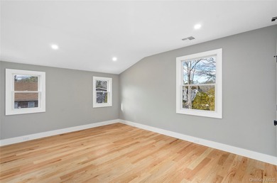 Stunning Newly Renovated Home in Hampton Bays! Welcome to this - photo 20