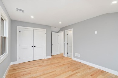 Stunning Newly Renovated Home in Hampton Bays! Welcome to this - photo 21