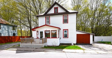 Great opportunity for a first-time homebuyer! This 2-bedroom - photo 2