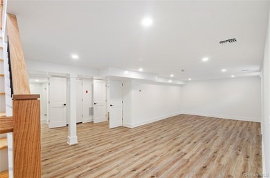 Stunning Newly Renovated Home in Hampton Bays! Welcome to this - photo 24