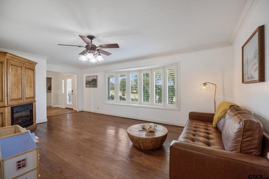 WELCOME TO LIFE IN EMERALD BAY! Situated on a spacious corner - photo 8