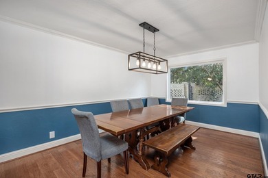 WELCOME TO LIFE IN EMERALD BAY! Situated on a spacious corner - photo 10