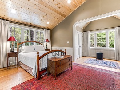 Overlooking the scenic 4th hole, this stunning 4-bedroom, 4 - photo 30