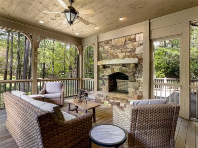 Overlooking the scenic 4th hole, this stunning 4-bedroom, 4 - photo 31