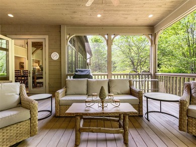 Overlooking the scenic 4th hole, this stunning 4-bedroom, 4 - photo 32