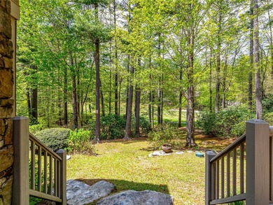 Overlooking the scenic 4th hole, this stunning 4-bedroom, 4 - photo 34