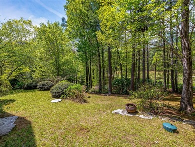 Overlooking the scenic 4th hole, this stunning 4-bedroom, 4 - photo 35