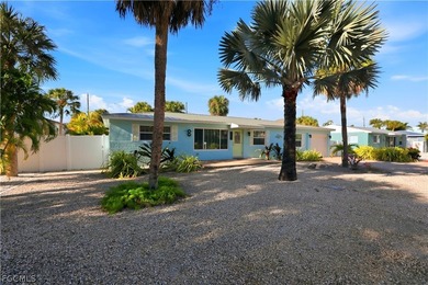 This home is the quintessential mid-century Florida ranch with a - photo 10