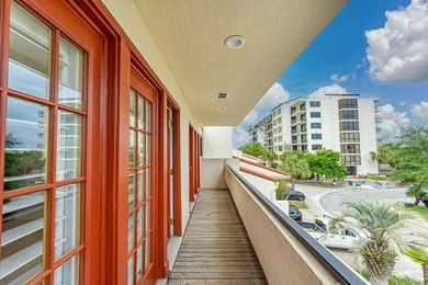 Experience luxury waterfront living with breathtaking panoramic - photo 3