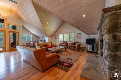 Buck Bay South is a boathouse constructed in the early 2000s - photo 4