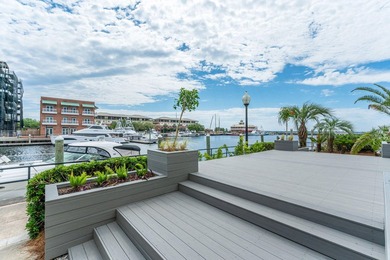 Experience luxury waterfront living with breathtaking panoramic - photo 5