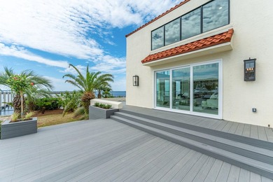 Experience luxury waterfront living with breathtaking panoramic - photo 6