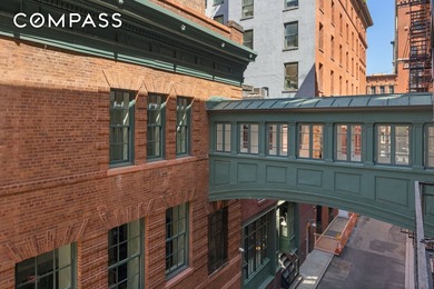 A Landmark in the Sky: The Footbridge Mansion at 9 Jay Street - photo 2