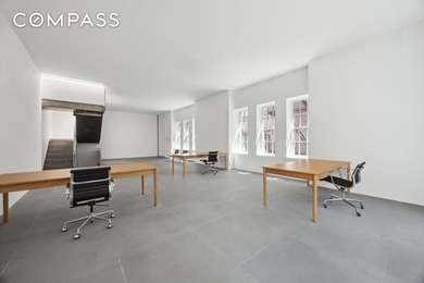 A Landmark in the Sky: The Footbridge Mansion at 9 Jay Street - photo 7