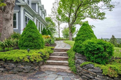 Very private but not isolated. Perfectly positioned on a knoll - photo 4