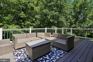 Welcome to refined living in the prestigious Beech Tree Gated - photo 3