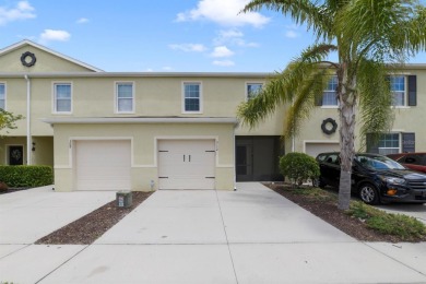 Lake Townhome/Townhouse For Sale in Davenport, Florida