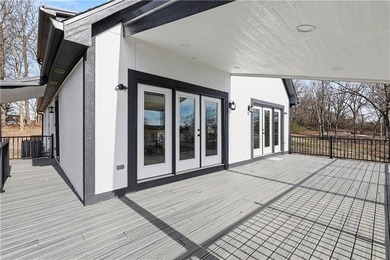 Lake life is calling-and this one delivers the views, the space - photo 4