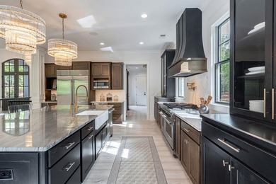 Welcome to THE LUXURY HOME WHERE SOPHISTICATION MEETS EFFORTLESS - photo 21