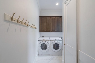Welcome to THE LUXURY HOME WHERE SOPHISTICATION MEETS EFFORTLESS - photo 23