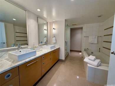 Rarely available high floor corner '01' residence on the - photo 5