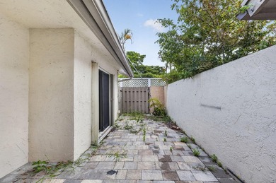 Beautifully updated and move-in ready, this charming villa is - photo 25