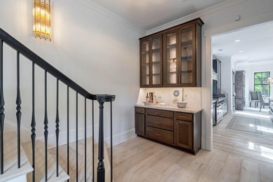 Welcome to THE LUXURY HOME WHERE SOPHISTICATION MEETS EFFORTLESS - photo 31