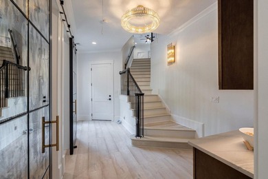 Welcome to THE LUXURY HOME WHERE SOPHISTICATION MEETS EFFORTLESS - photo 32