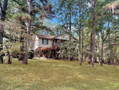 Charming 3-Bedroom, 2-Bath Home in Cape Royale on Lake - photo 2