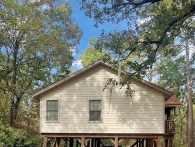 Charming 3-Bedroom, 2-Bath Home in Cape Royale on Lake - photo 3