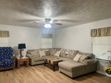Charming 3-Bedroom, 2-Bath Home in Cape Royale on Lake - photo 5